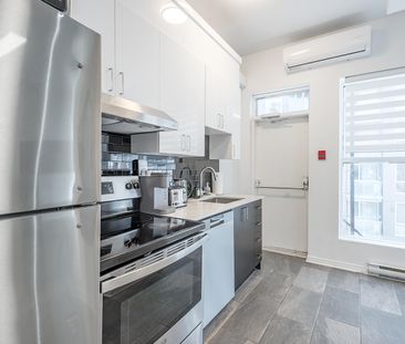 1216 Stanley, Spacious 3-Bedroom Apartment for Rent! - Photo 1