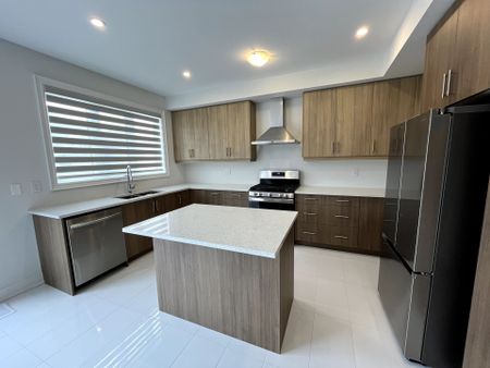 For Lease - 117 Silk Twist Drive, East Gwillimbury, Ontario - Photo 3