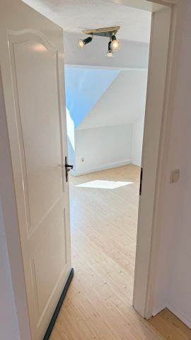 3-Raum DG-Wohnung mit Charm - Photo 3