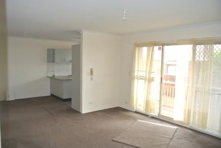 2 CAR LOCK UP GARAGE - 2 BEDROOM APARTMENT - Photo 3