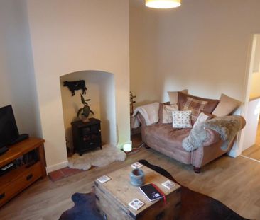 2 bedroom semi-detached house to rent - Photo 4