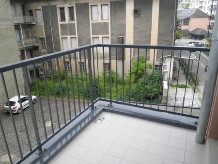 Location Appartement 2 pièces 62m² CHAMBERY 73000 - Photo 4