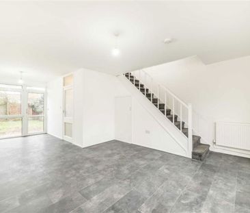 Carston Close, SE12, London - Photo 1
