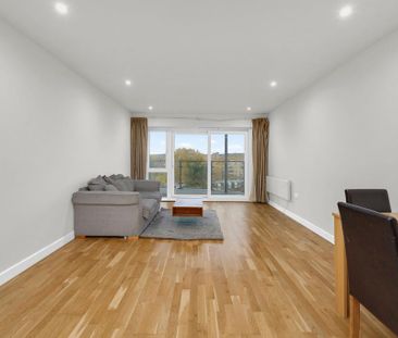 2 bedroom flat to rent - Photo 2