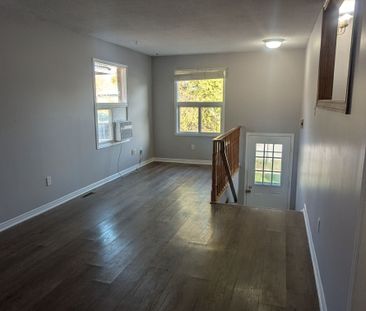 For Lease - 24 Hodgins Avenue, Georgina, Ontario - Photo 6