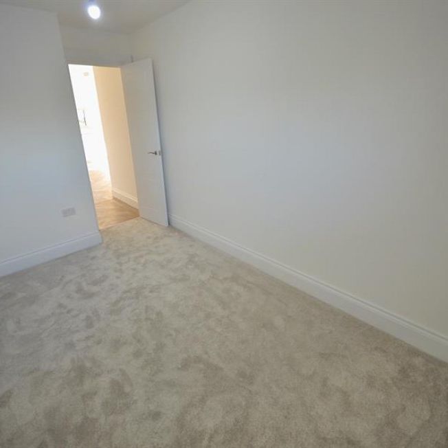 2 Bedroom Apartment To Let - Photo 1