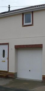 3 bedroom semi-detached house to rent - Photo 4