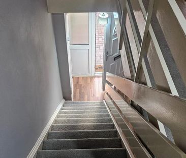 3 bedroom ground floor maisonette to rent - Photo 4