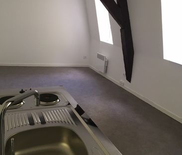 Location Appartement 1 pièce 17m² - Photo 2