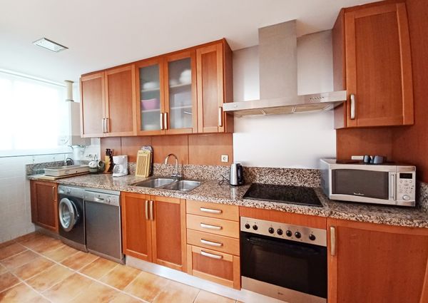 FOR RENT: SPACIOUS AND ELEGANT 4-BEDROOM BUNGALOW FOR LONG TERM