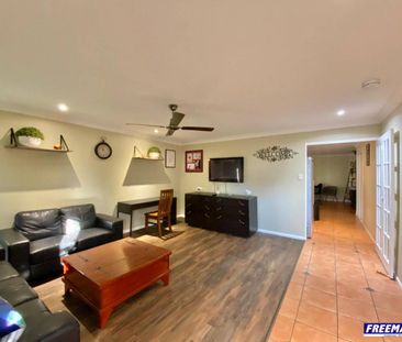 Furnished Home - Large 4 Bedroom Property - Photo 5