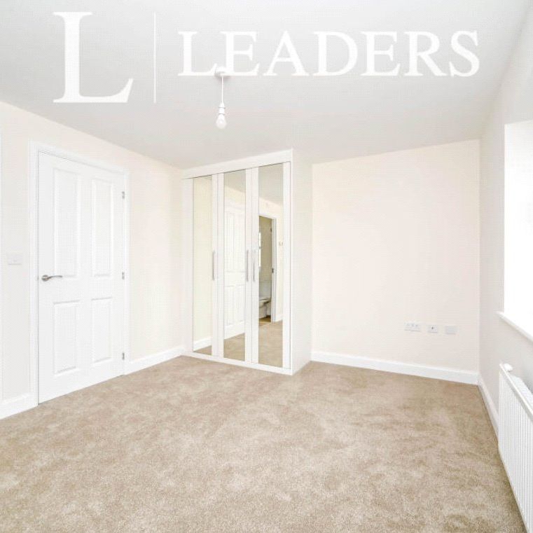 4 bedroom townhouse to rent Willowsway Road, Wixams, Bedford, MK42 - Photo 1