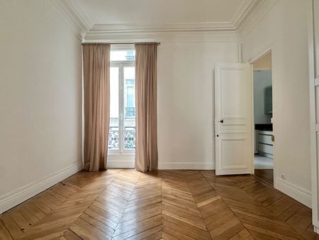 Tout savoir sur cet appartement dans le quartier Triangle d'Or, à Paris 8ème - Photo 4