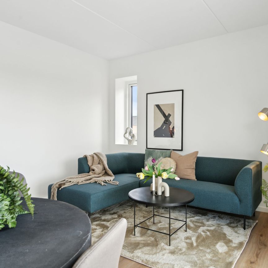 Skøn og lækker 4-værelses lejlighed med altan - Photo 1