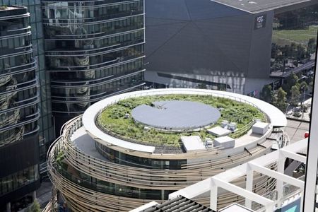 FURNISHED STUNNING TOP FLOOR 2 BEDROOMS APARTMENT IN DARLING SQUARE - Photo 4