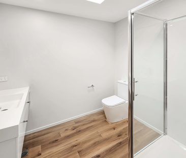 Wainuiomata, 2 bedrooms with Carpark - Photo 3