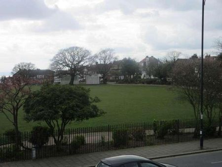 London Road, Westcliff On Sea, SS0 - Photo 3