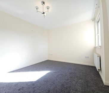 2 bedroom ground floor flat to rent - Photo 1