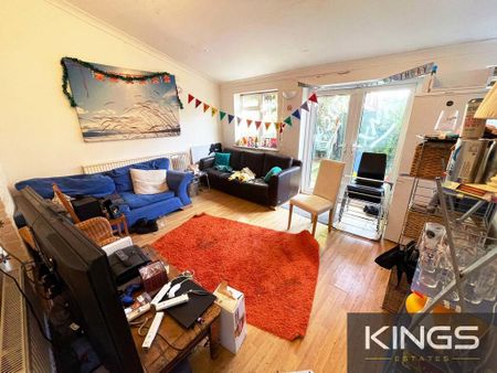 6 bedroom semi-detached house to rent - Photo 2