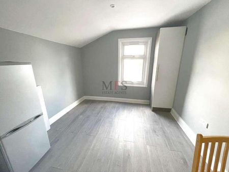 Adelaide Road, Southall, UB2 - Photo 5