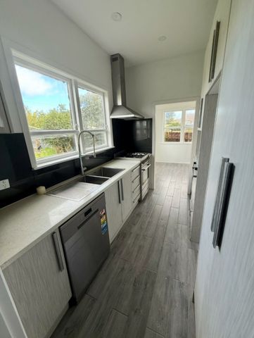 Home in the heart of Manurewa! - Photo 3