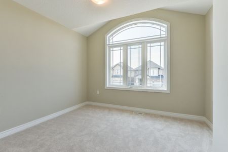 For Lease - 44 Cittadella Boulevard, Hamilton, Ontario - Photo 2
