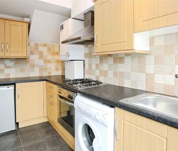 3 bedroom terraced house to rent - Photo 6