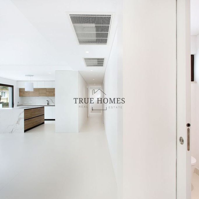 Luxury House for rent in Almada, Distrito de Setúbal - Photo 1