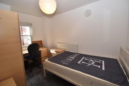 2 bedroom flat to rent - Photo 3