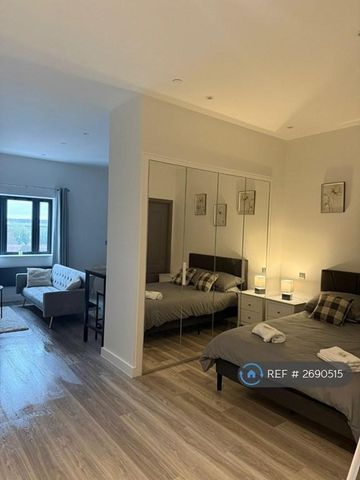 Studio to rent - Photo 2