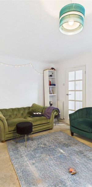 Pinewood Park, Farnborough Pinewood Park, Farnborough - Photo 1