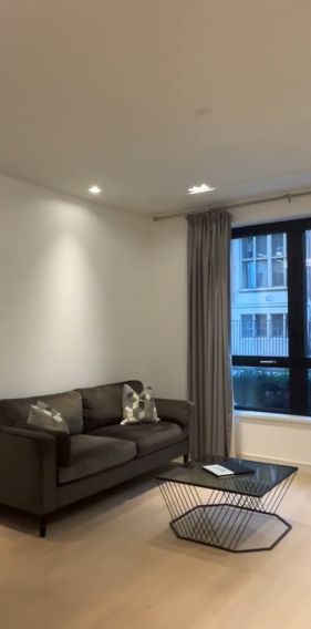Appartement Moderne De Deux Chambres - Photo 1