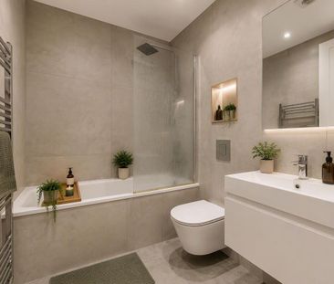 Bright and modern two bedroom apartment in prime location. - Photo 3