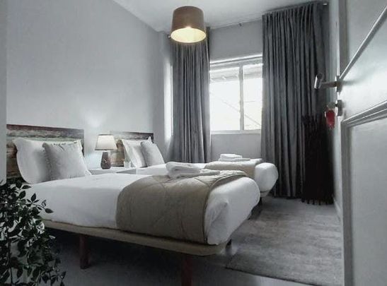 Rua de Faria Guimarães, Porto, Braga 4200-289 - Photo 1