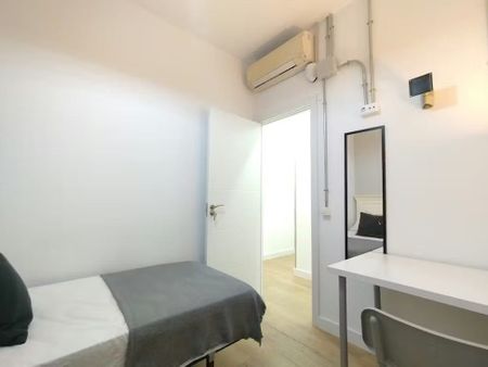 Avenida del Mediterráneo, Madrid, Community of Madrid 28007 - Photo 3