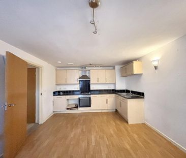 2 bedroom flat to rent - Photo 2