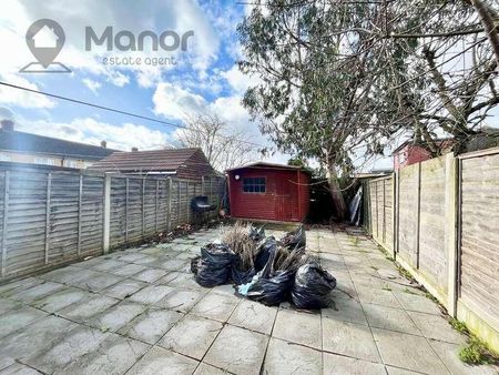 Whalebone Lane South, Dagenham, RM8 - Photo 4