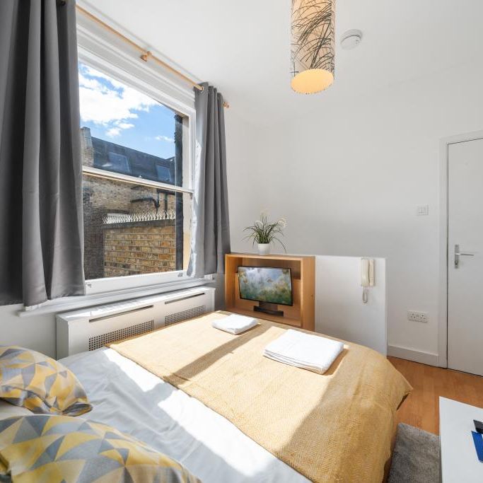 Flat 07 Fairholme Road, West Kensington W14 9JZ - Photo 1