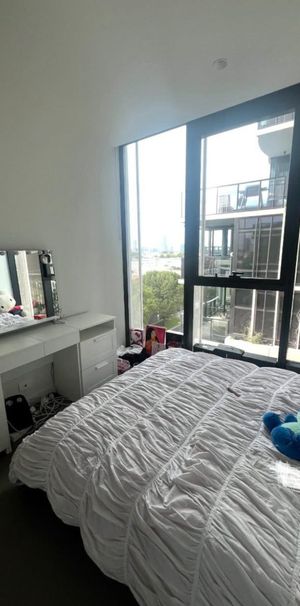 Port Melbourne - Photo 1