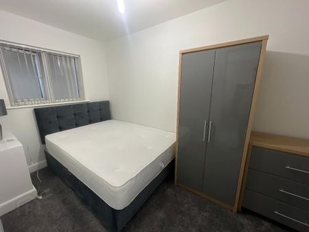 611 College Court Central, 56 King Street, Belfast, BT1 6BZ - Photo 3