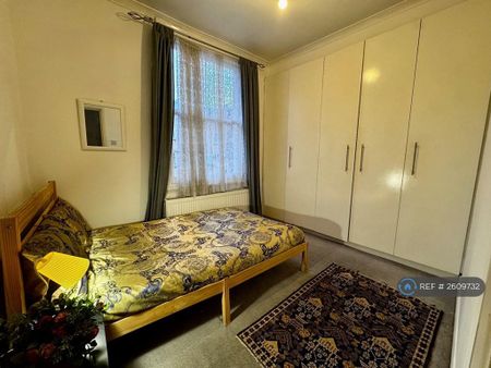 2 bedroom flat to rent - Photo 4