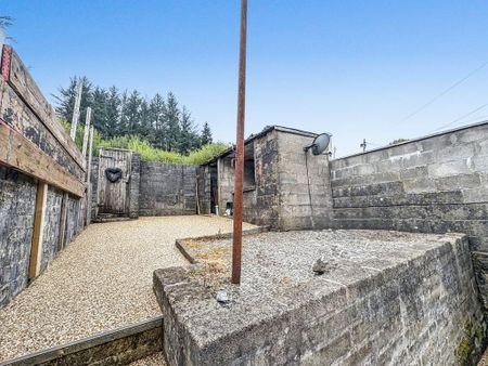 3 bedroom terraced house to rent - Photo 5