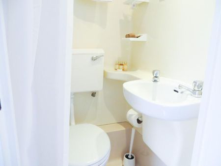 Studio to rent - Photo 3