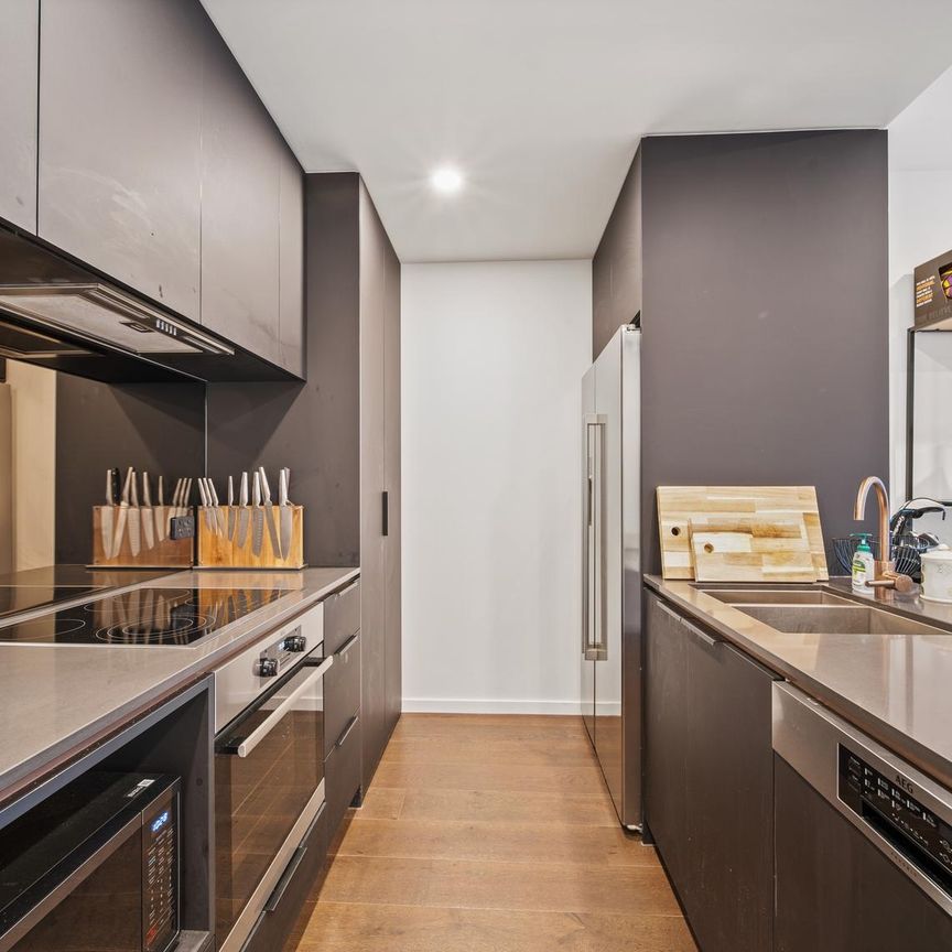 Chic ground floor unit in sought after Kingston location - Photo 1
