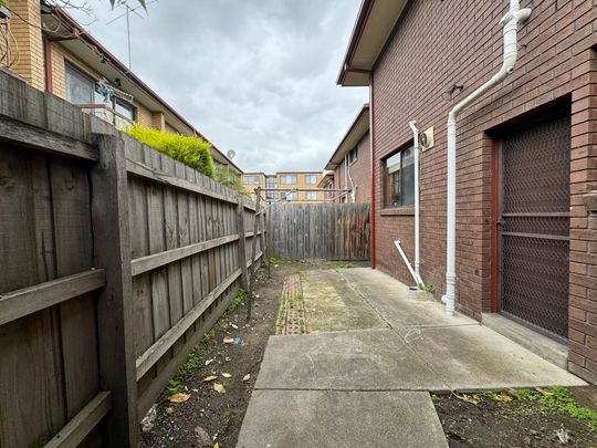 2 Bedroom Townhouse in Great Location - Photo 1