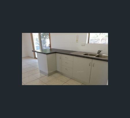 2 Duncan Court, Kelso, Qld 4815 - Photo 3