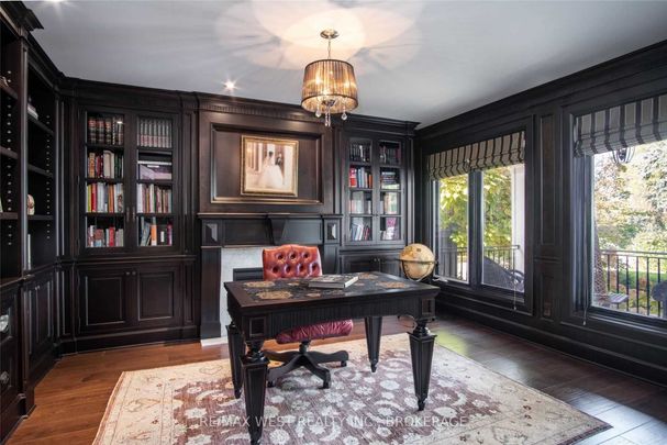 For Lease - 393 Maple Leaf Drive, Toronto, Ontario - Photo 1