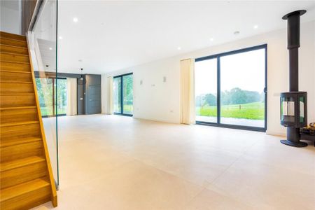 3 bedroom semi-detached house to rent - Photo 4