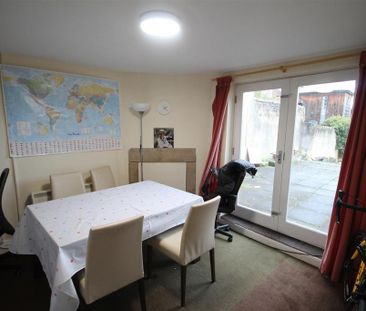 6 bedroom private hall to rent - Photo 2