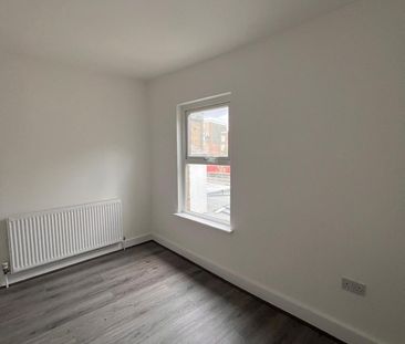 Studio Flat, Whitehorse Road, CR0 - Photo 1